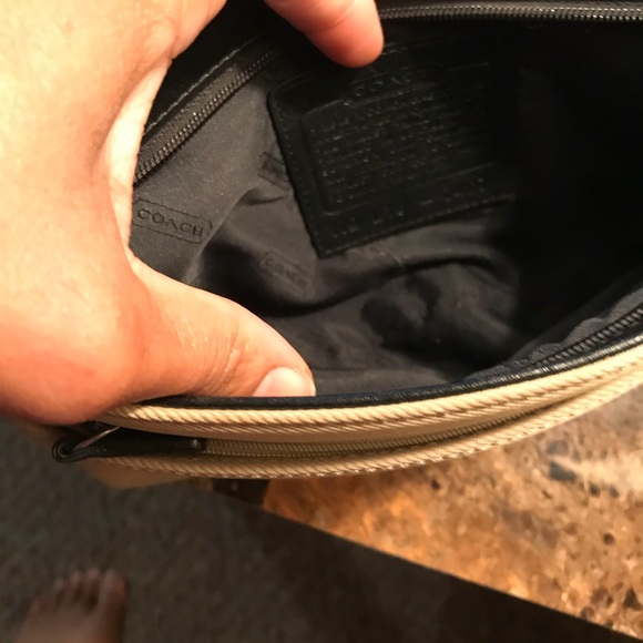 Authentic Coach Clutch/ Wristlet - Picture 4 of 6